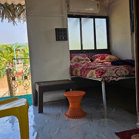 Harihareshwar Sea Touch Beach Resort מראה חיצוני תמונה